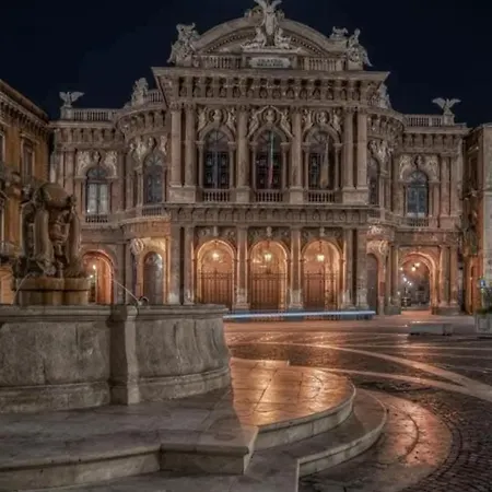 Casa Teatro 2 *